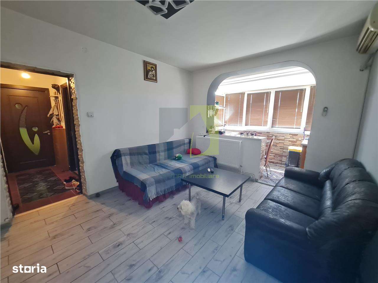 Apartament 3 camere, zona Piata Mare cu centrala-1