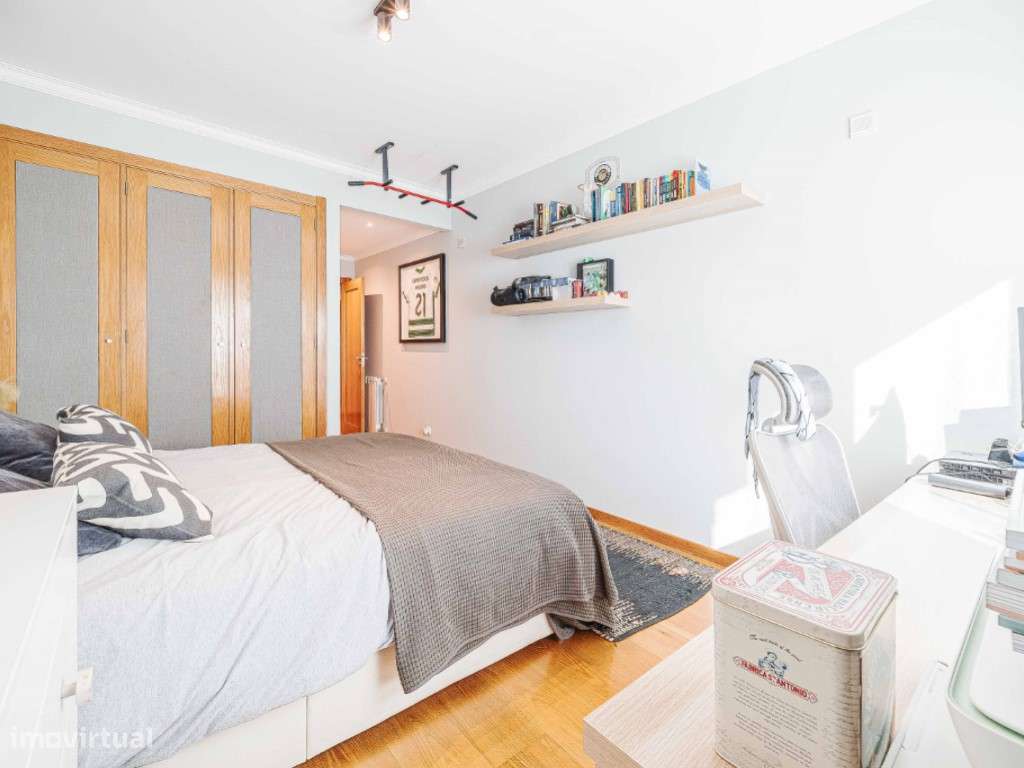 T3 em Telheiras com 155m² | Box para 2 carros | Varanda | Excelente...-6