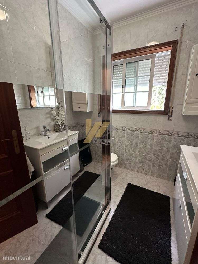 Moradia T3 de 3 Frentes | 3 Quartos | Garagem para 2 a 3 Carros-8