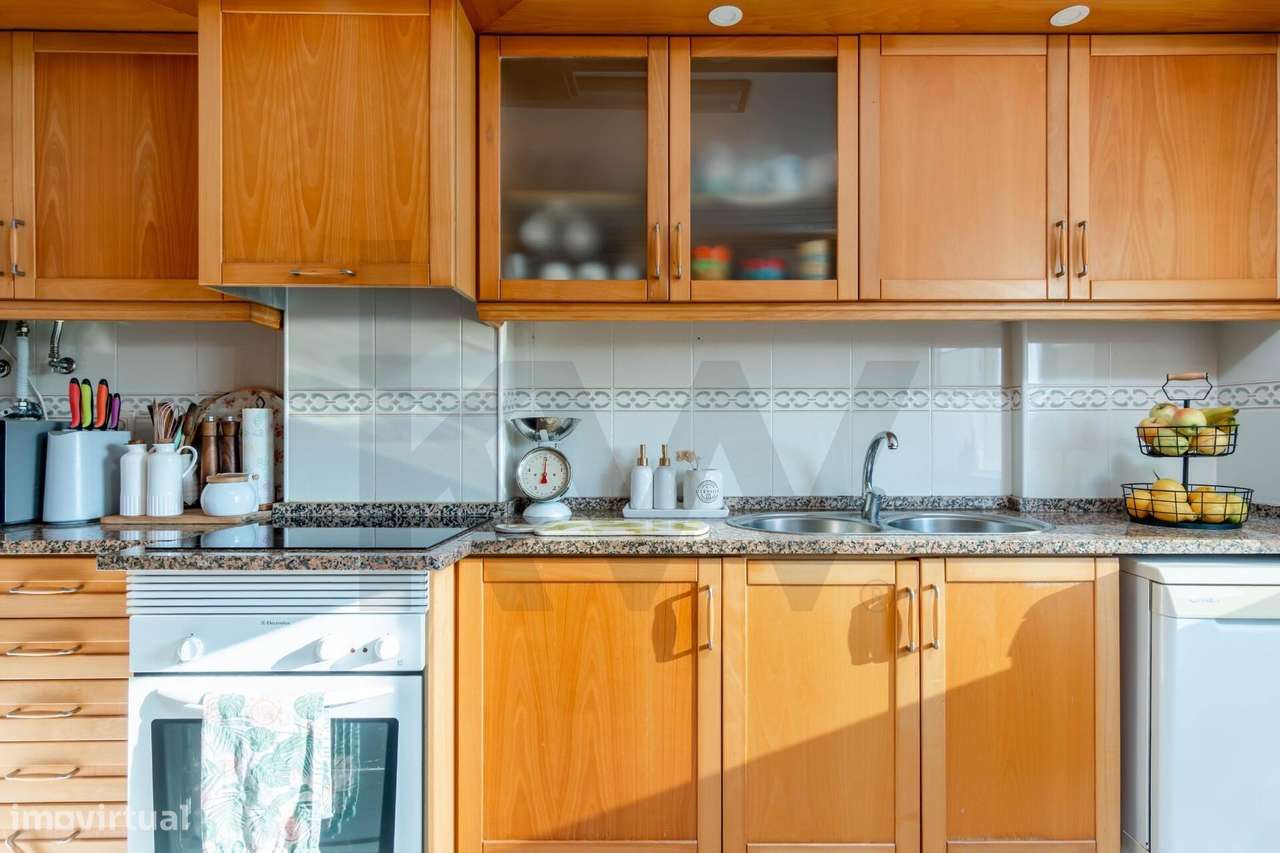 Apartamento T3, com Suíte, Arrecadação e Lugar de Garagem - Palhais, B-11