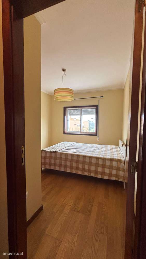 Apartamento T3 no Último Piso com Terraço e Garagem – A Apenas 750 Met-28