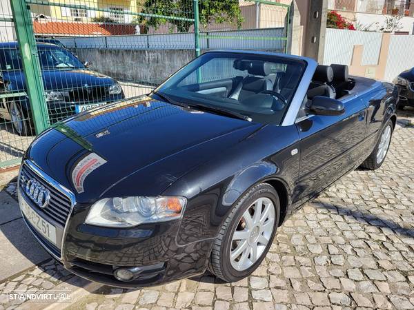 Audi A4 Cabrio 2.0 TDi S-line - 1