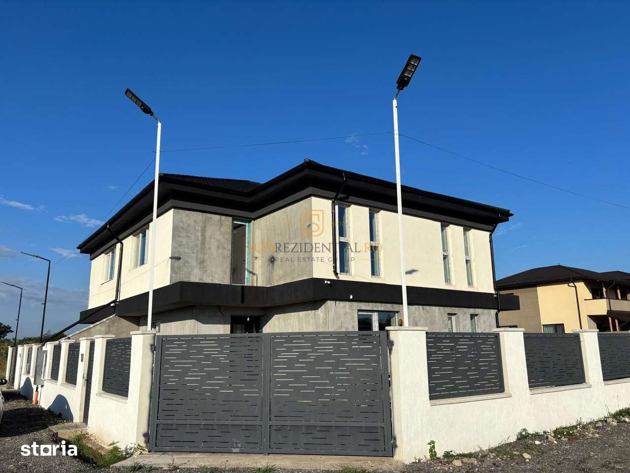 Vila duplex cu 5 camere, finisaje moderne, P+1+Pod - Comuna Berceni - Imagine principală: 4/20