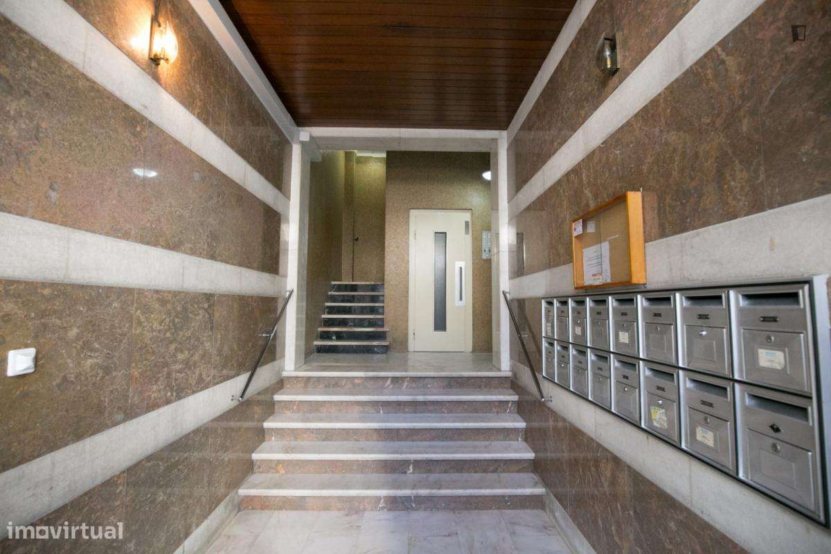 Quarto - localizado em Penha de França Lisbon - Grande imagem: 5/10