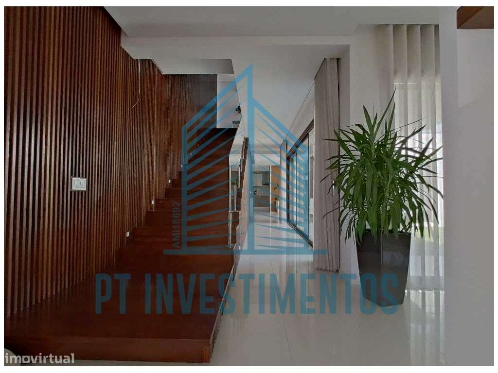 Moradia semi-nova T5+1 em Santa Joana - Aveiro-36