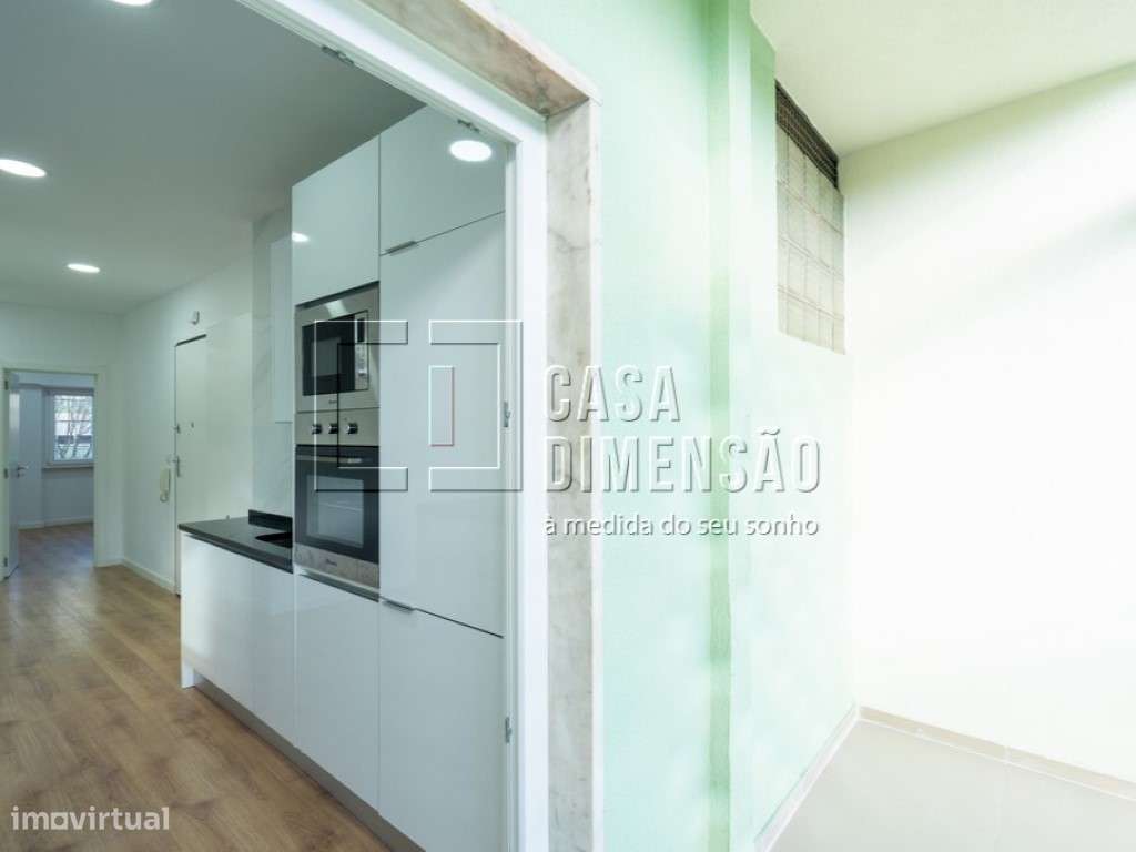 Apartamento de tipologia T3 com varanda, mobilado e equipado em Ben...-18