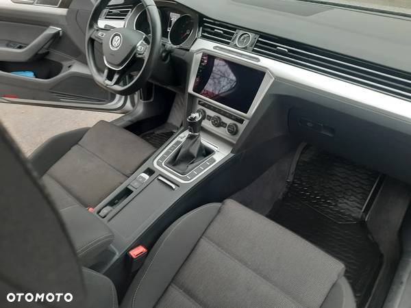 Volkswagen Passat Variant 2.0 TDI (BlueMotion Technology) Comfortline - 10