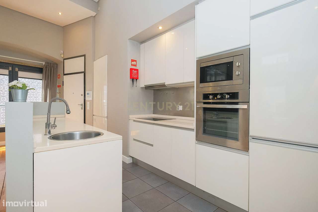 T1 único com pé direito alto + mezzanine | 81,56m² | Bairro Alto | Pot-15