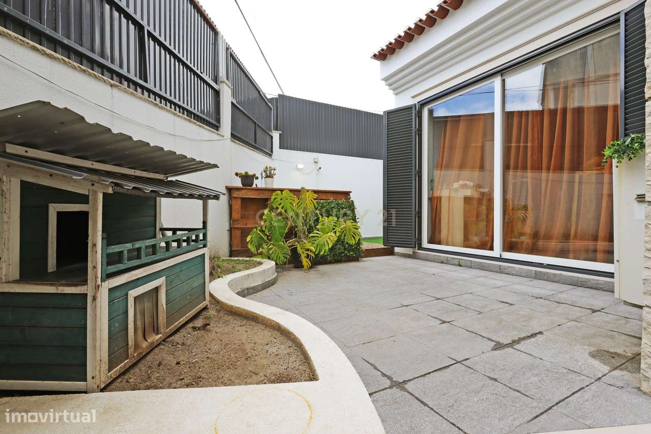 Moradia Isolada com 5 Quartos em Odivelas-11