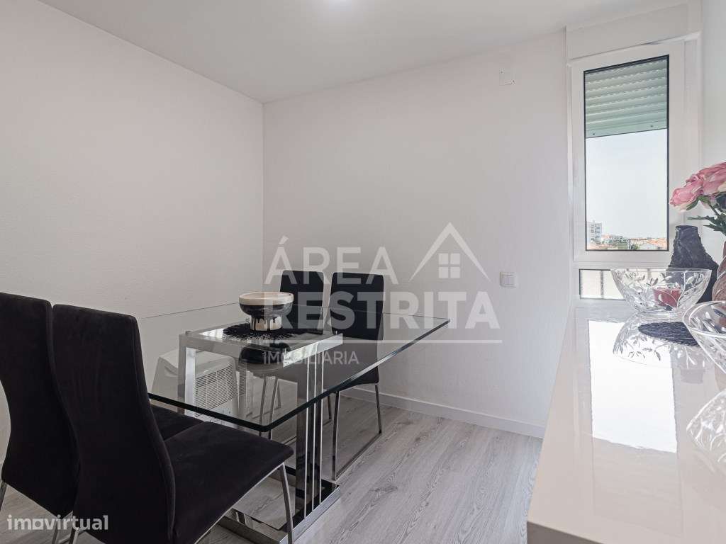 Apartamento T2+ 1 em Corroios.-15