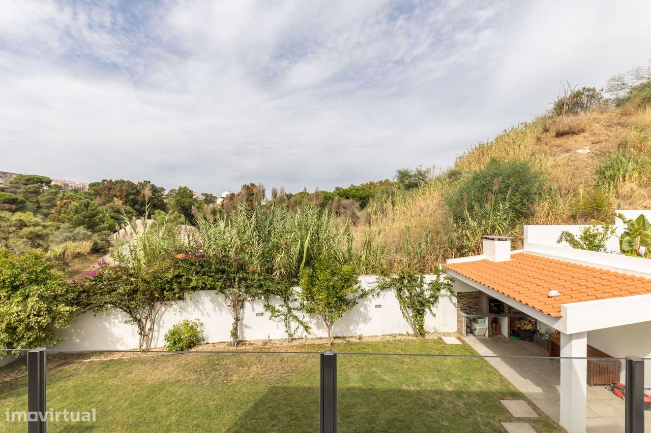 Moradia Isolada T4 de Prestígio – Bairro de São João, Sobreda-49