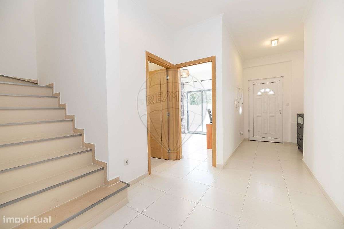 Moradia T5 para venda-0