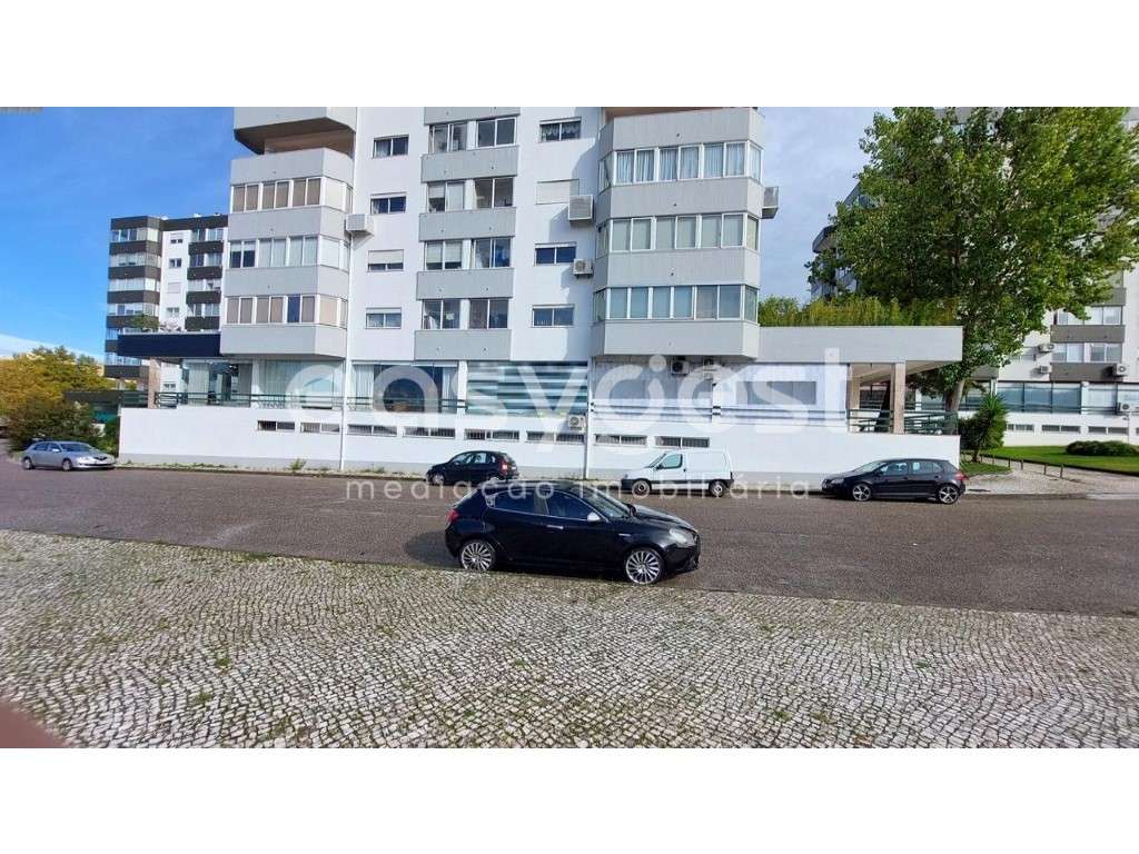 Duas lojas com 36m2 e com 32m2 no vale das Flores em Coimbra - Grande imagem: 5/16