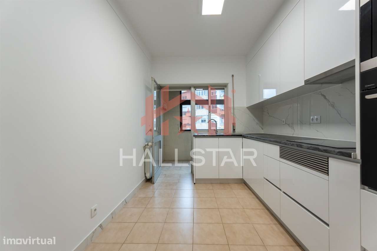 Apartamento T3 / Arrendamento / Cozinha Equipada / Rua Miguel Torga - Grande imagem: 2/33