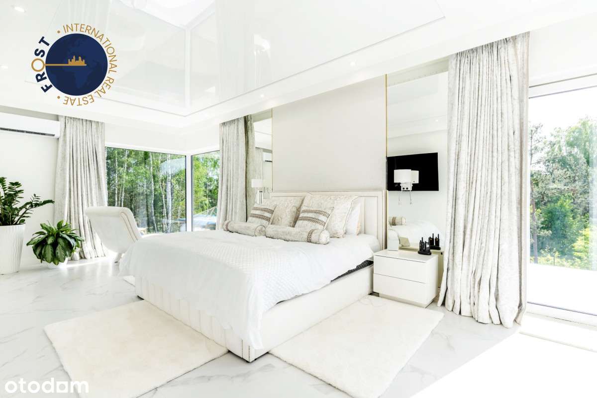 Luksusowa nowoczesna willa  z wewnętrznym basenem-7