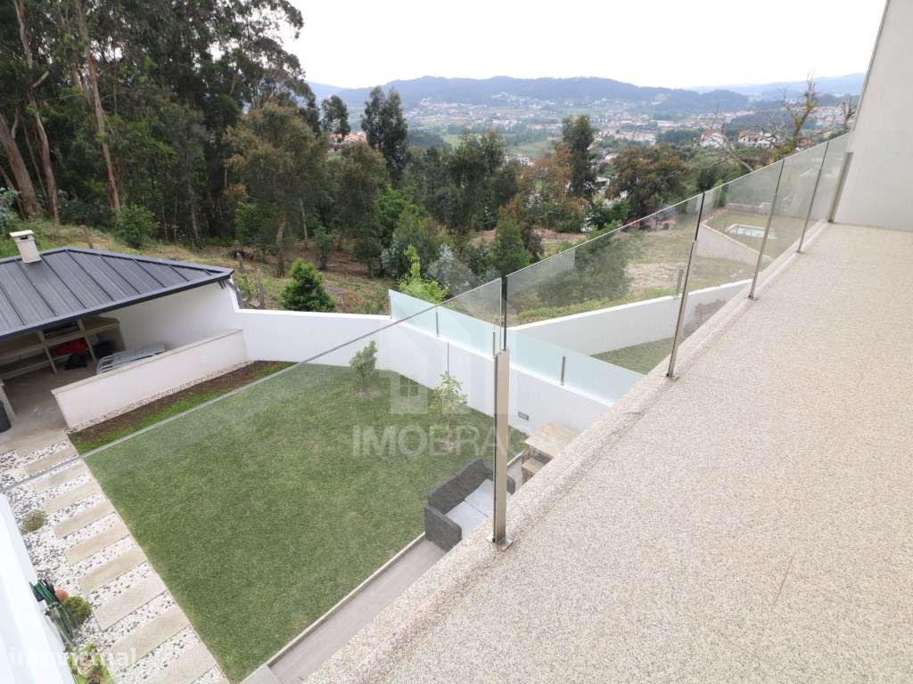 Venda Moradia Banda T3, em Esporões, Braga-33