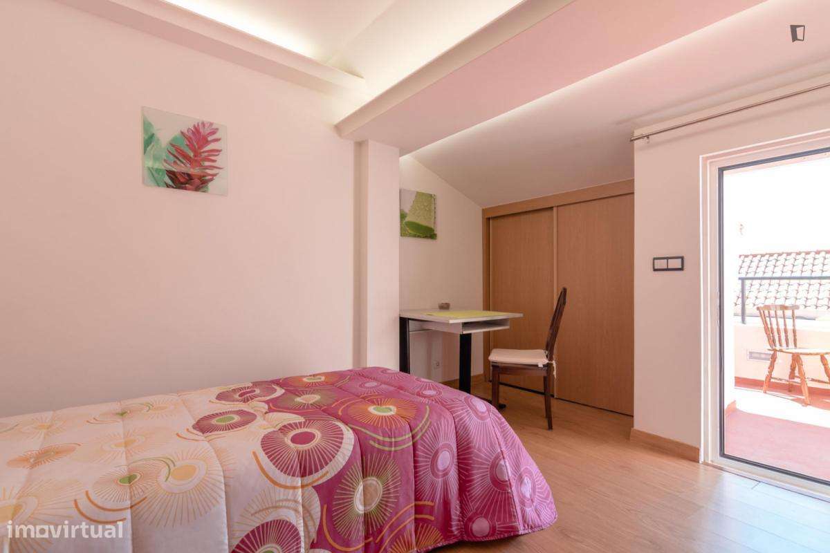 Quarto - localizado em Campolide Lisbon - Grande imagem: 5/7