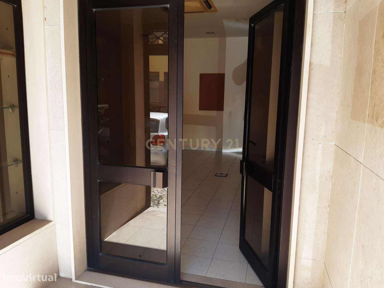 Loja com 55 m2 na Quinta do Património, Sacavém - Grande imagem: 2/7