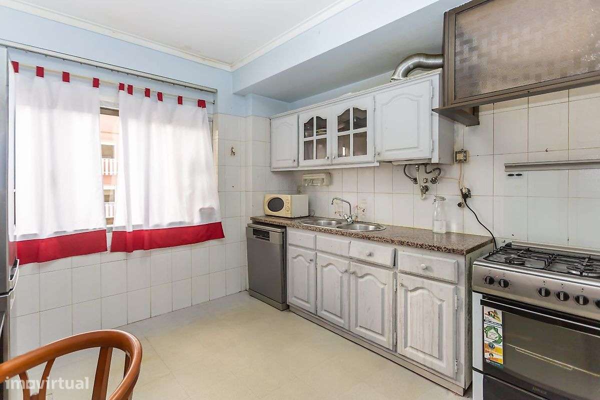 Apartamento T3 à venda em Alto da Brandoa-6