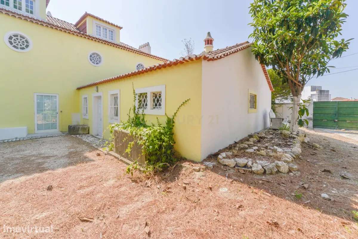 Quinta/Moradia na Póvoa de Santa Iria em Lote 2300m2-1