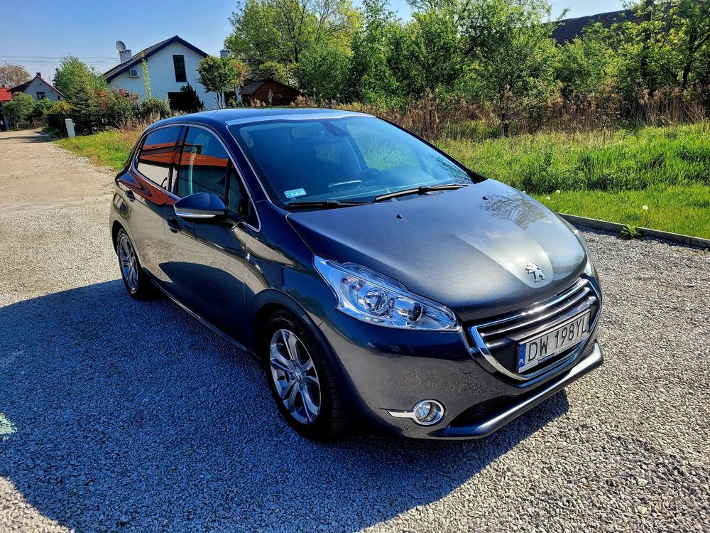 Peugeot 208 I 120 VTI Intuitive 2016
