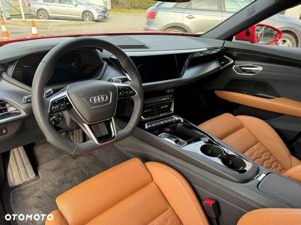 Audi e-tron GT - 7