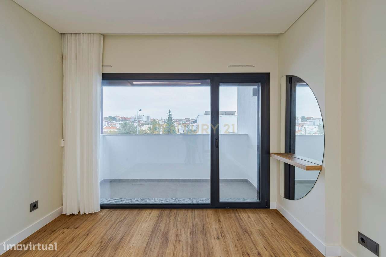 Casa em Construção  com piscina localizada na Quinta do Desembargador-24