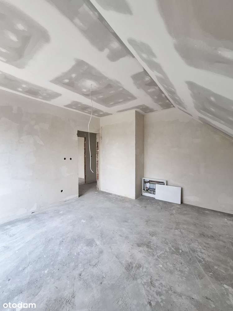 Przestronny dom z garażem i tarasem w spokojnej okolicy-8