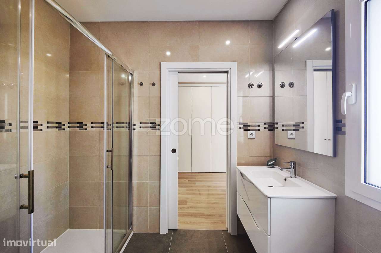 Apartamento T5 Novo em Sacavém-29