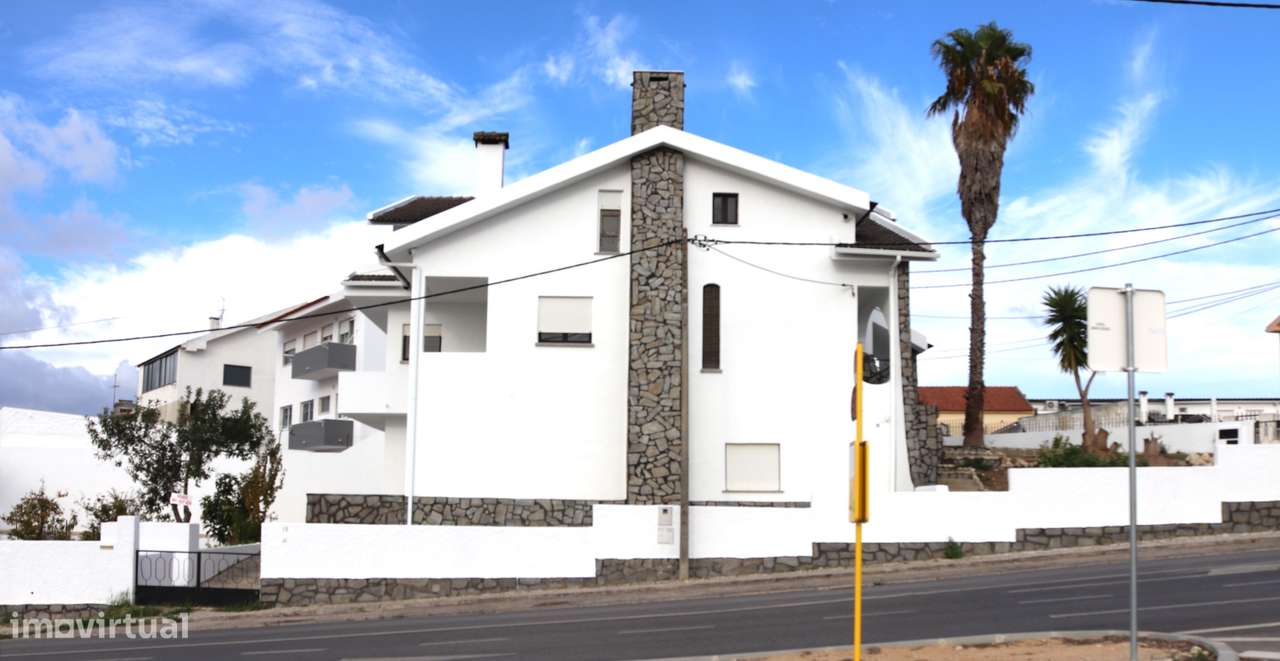 Moradia bi-familiar independente à venda na Charneca de Caparica. - Grande imagem: 5/29