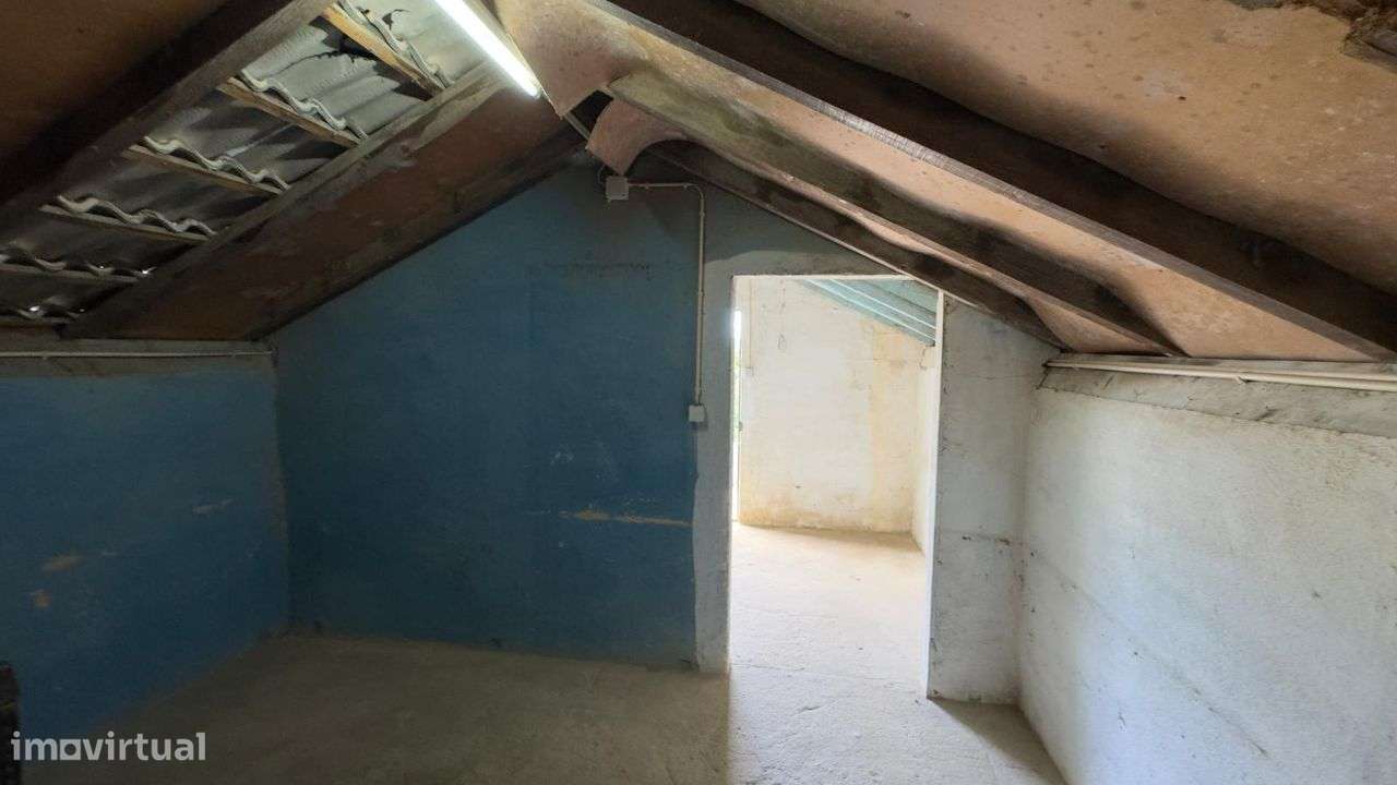 Moradia T3 + anexoT3 + sótão - 195 m2 - Abóboda - São Domingos de Rana-30