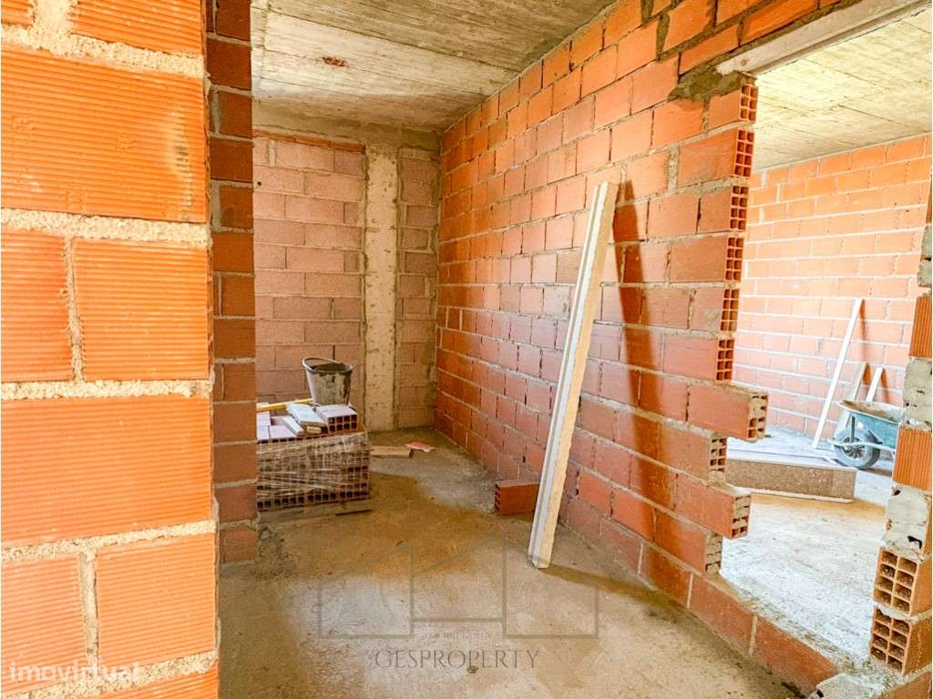 Moradia T4 em Fernão Ferro-26