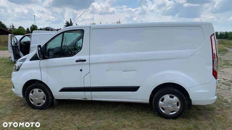 Ford TRANSIT CUSTOM - 9