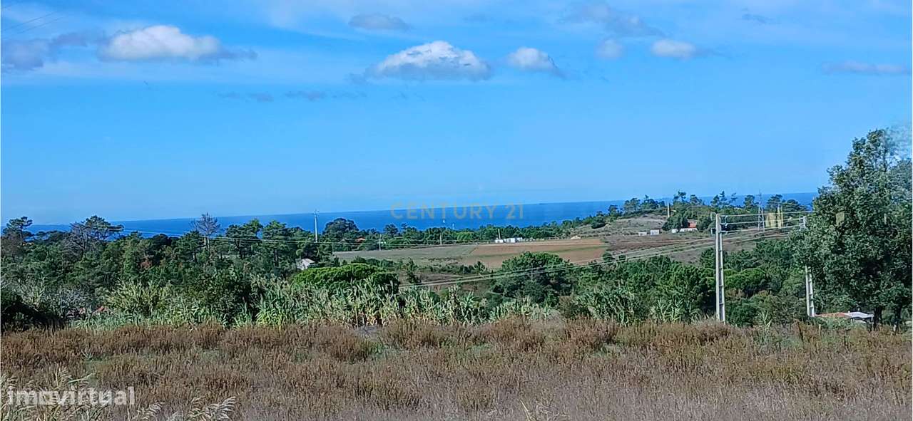 Terreno com 3.189 m² e projeto aprovado para condomínio de 3 moradias - Grande imagem: 2/13