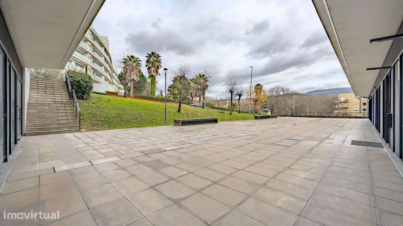 Apartamento T1 Azurém Guimaraes com Varanda Panorâmica-26