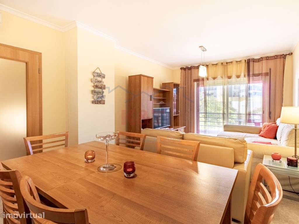 Apartamento T1 com varanda , garagem a 400m do Areal da Praia da Rocha - Grande imagem: 2/17