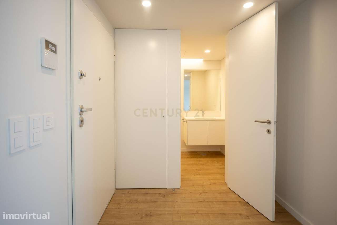 Apartamento T4 com estacionamento e piscina - Areeiro - Grande imagem: 2/10