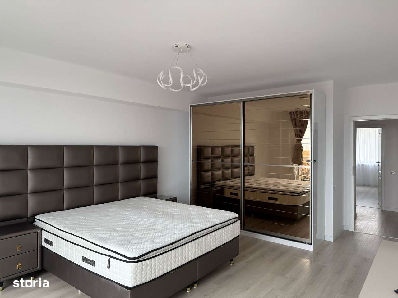 Apartament de vânzare cu 4 camere, zona Faleză Nord - Imagine principală: 4/10