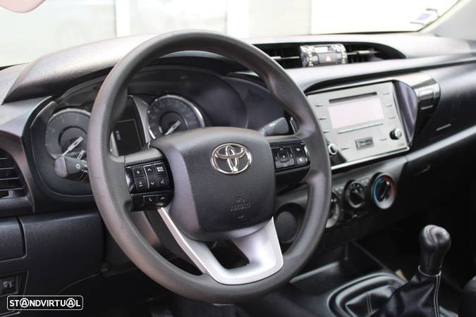 Toyota Hilux 2.4 D-4D 2WD CD CM - 27