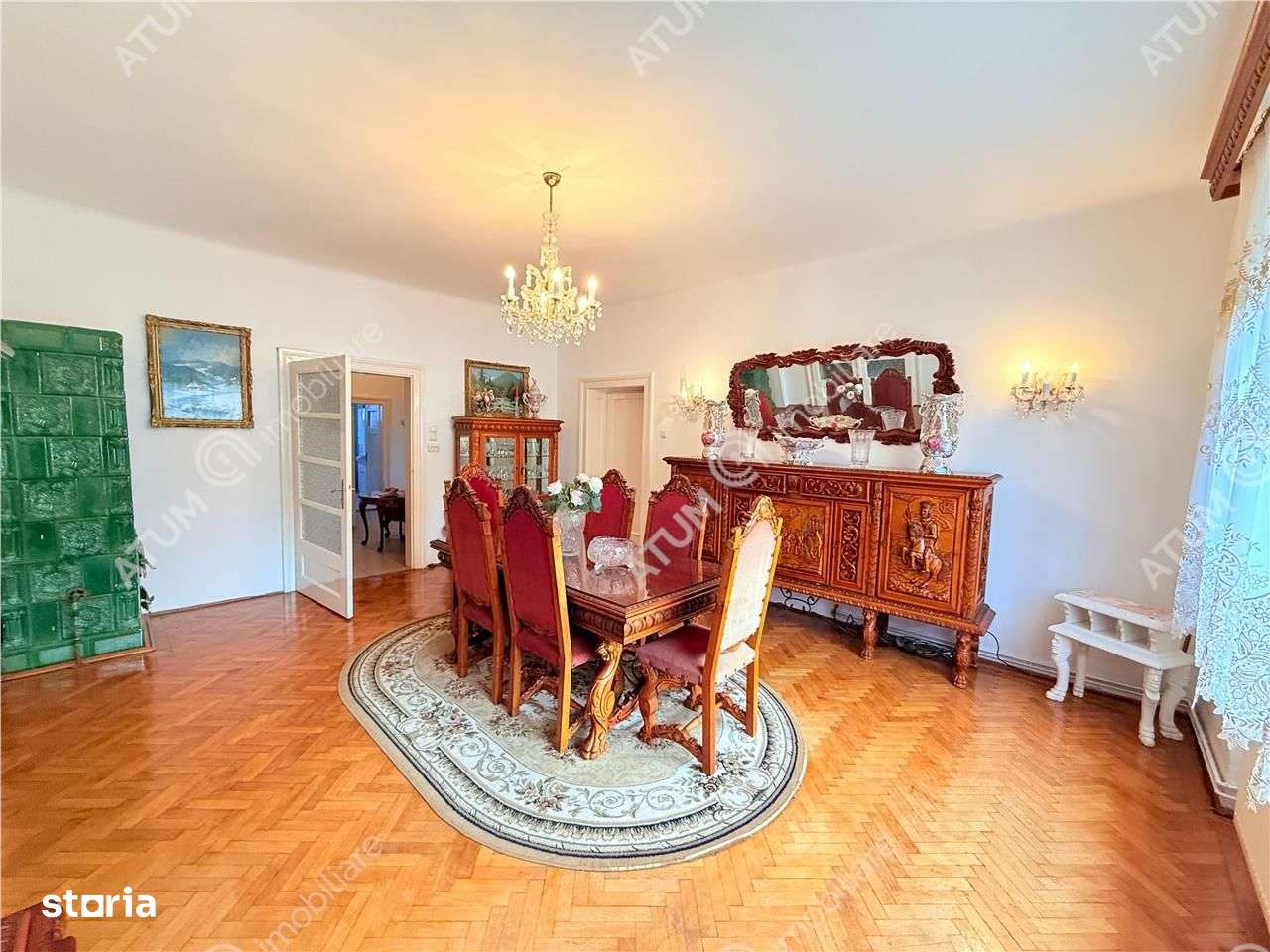 Apartament cu 4 camere la casa cu garaj terasa si curte zona Sub Arini-1