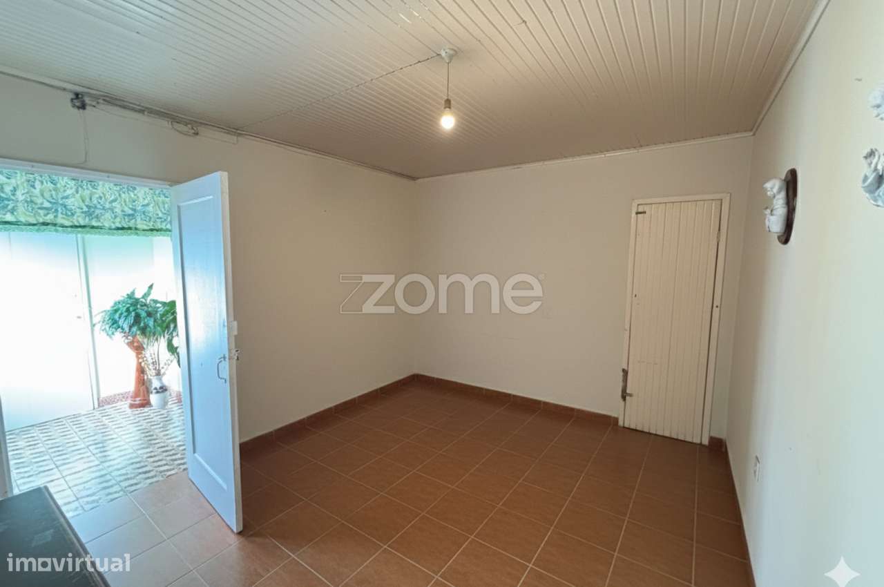 Moradia T2+1 com Quintal, Anexo e Acesso por Duas Ruas – Ponta Garç...-5