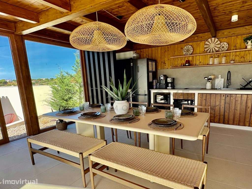 MORADIA DE CHARME COM 4 SUITES INDEPENDENTES E PISCINA-8