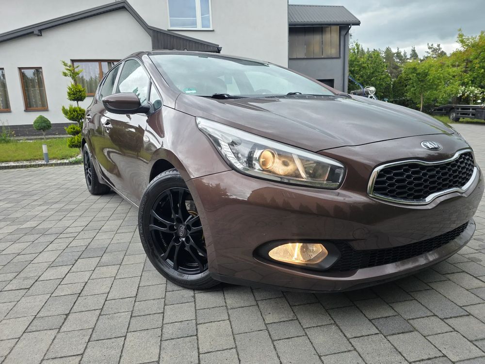 Kia Ceed II 1.6 GDI Dream-Team Edition 2013