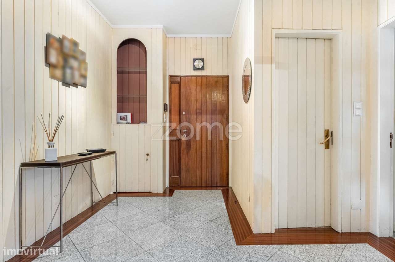 Apartamento T3 Junto ao Corte Inglês com 3 lugares de garagem - Grande imagem: 5/22