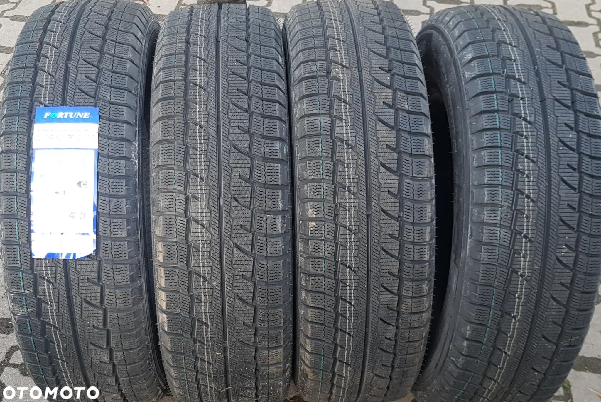 4x 225/75R16C Fortune Snowfun FSR 902 Komplet opon zimowych Poznań - 1