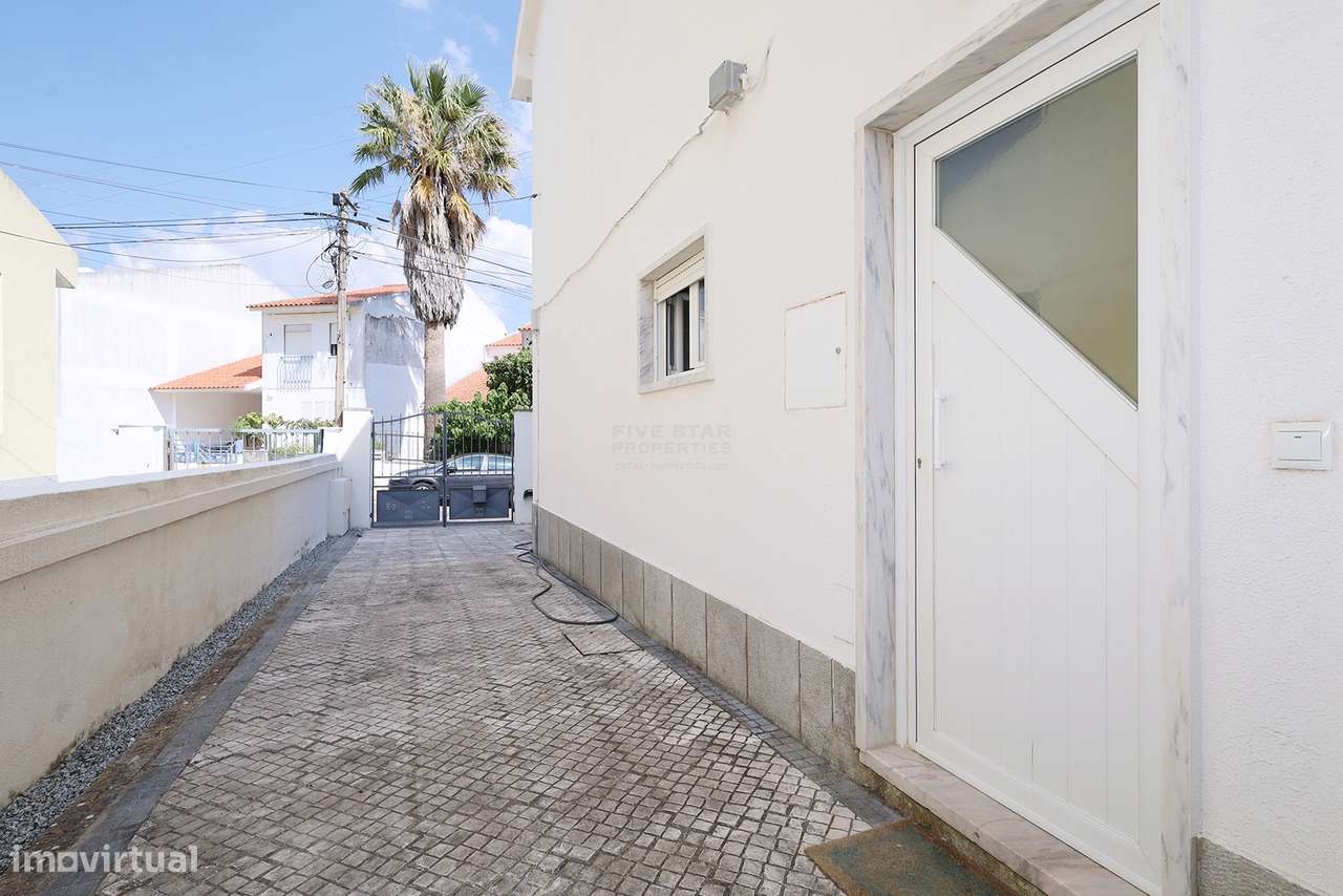 Moradia com duas fracções – Rentabilidade Imediata – Porto Salvo – Oei-6