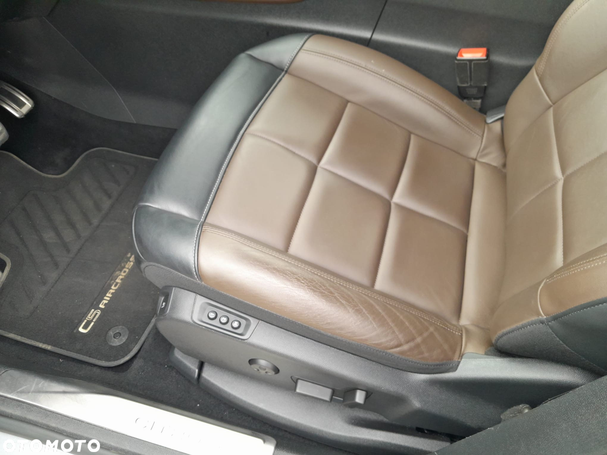 Citroën C5 Aircross 1.6 PureTech Live EAT8 - 20