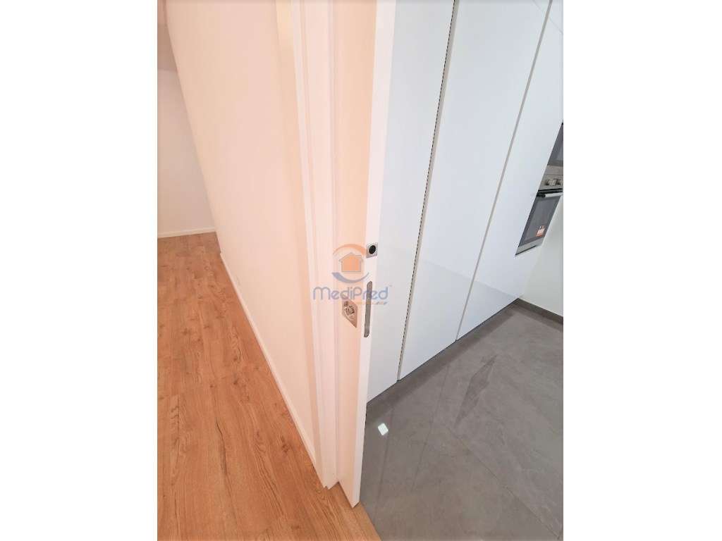 Apartamento T3 c/ terraço de 50 m2 | Condomínio Privado, Loures - Grande imagem: 5/16