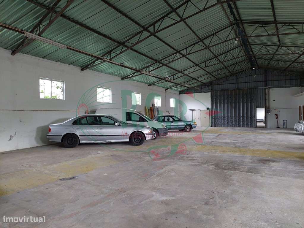 PARQUEAMENTO PARA AUTOMÓVEIS, CARAVANAS E AUTOCARAVANAS - Grande imagem: 5/6