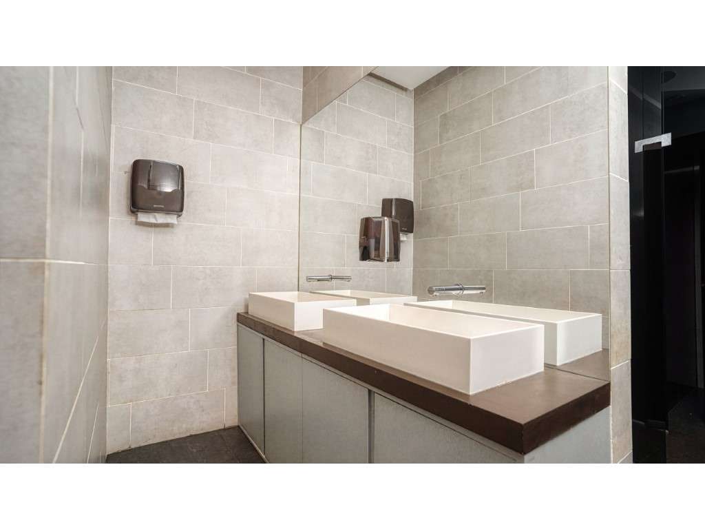 Loja no Centro de Lisboa | 265 m² | Sem Trespasse-15